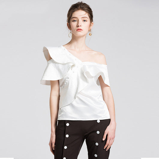 Blusa Elegante con Volantes y Cuello Diagonal - Image 10