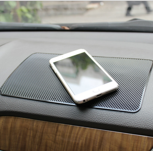 Tapete Antideslizante para Auto con Patrón de Malla - Súper Adhesivo y Resistente al Calor - Image 3