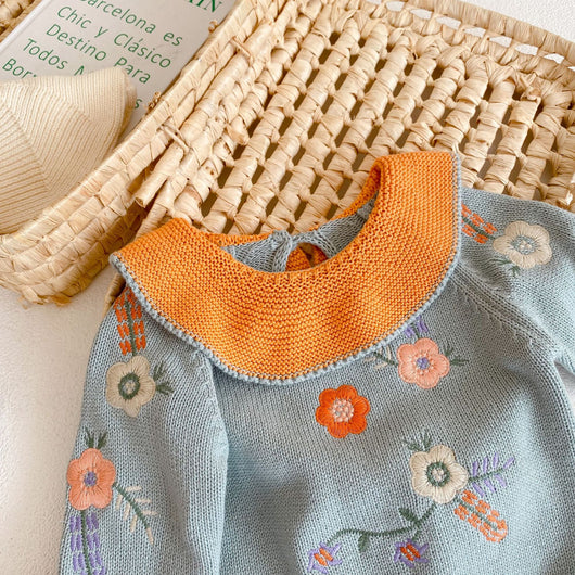 Conjunto de Punto para Bebé Niña con Cuello Bordado de Flor de Loto - Image 9