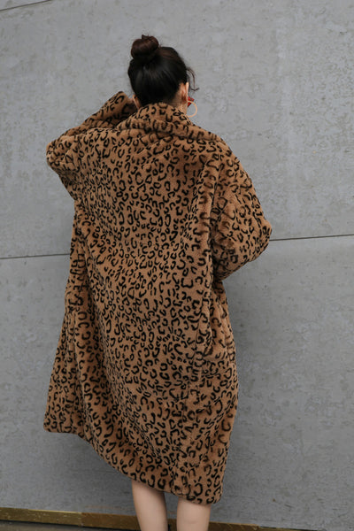 Abrigo de Piel Oversized con Cuello de Solapa y Estampado Leopardo - Image 3