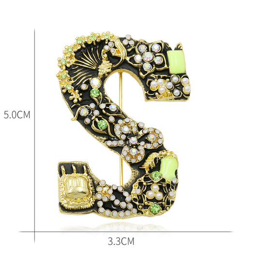 Broche Personalizado con Iniciales en Perlas - Alfiler Elegante para Mujer - Image 9