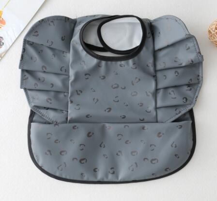 Babero Impermeable con Bolsillo Alas de Ángel para Bebé - Image 27