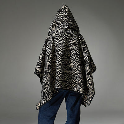 Capa Sudadera Negra con Patrón Moderno - Image 3