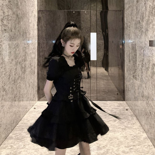 Vestido Gothic Sweet con Volantes y Cordones - Image 4