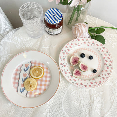 Plato de Cerámica Infantil con Ilustración de Niña Desayunando - Image 11