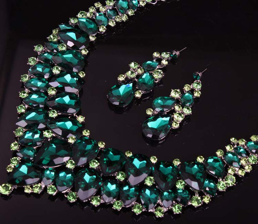 Conjunto de Collar y Aretes de Cristal Verde Africano - Image 5