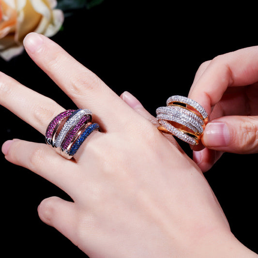 Anillo Ajustable Multicapa con Circonita de Alta Calidad
