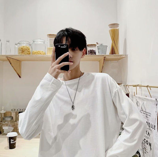 Sudadera Hombre Parches Blanco y Negro con Diseño Moderno