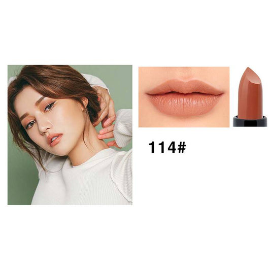 Labial Matte Rojo Intenso en Tubo - Fórmula Terciopelo - Image 10
