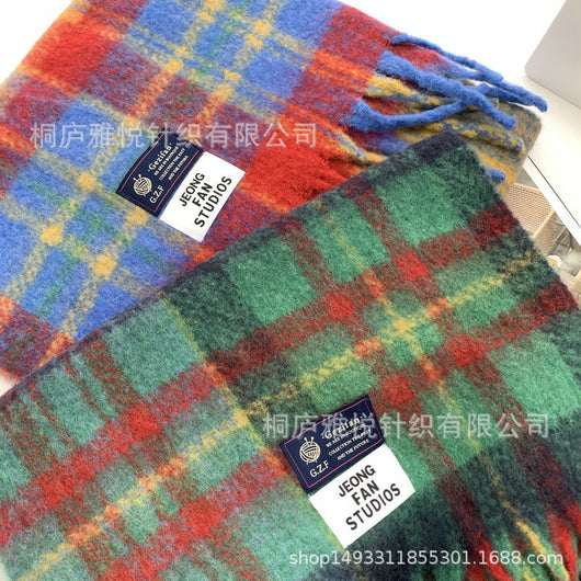 Bufanda Escocesa Mohair Arcoíris con Flecos, Gruesa y Cálida - Image 3