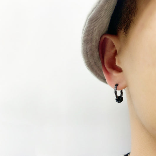 Aretes de Plata Esterlina para Hombre con Diseño de Aro Dorado - Image 4