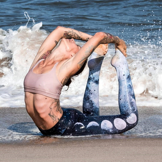Leggings de yoga con degradado lunar y cielo impreso - Image 2