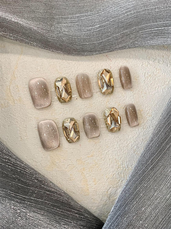 Uñas Postizas con Cristales Brillantes Estilo Felino - Diseño Lujoso y Elegante