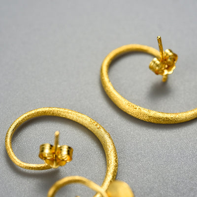Aretes de Plata Esterlina con Diseño Geométrico de Abeja - Image 9