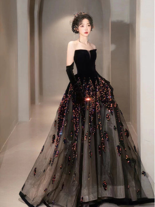 Vestido de Noche Escotado con Elegancia y Temperamento - Image 4