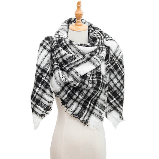 Chal Triangular Escocés para Otoño e Invierno - Amplio y Versátil - Image 12