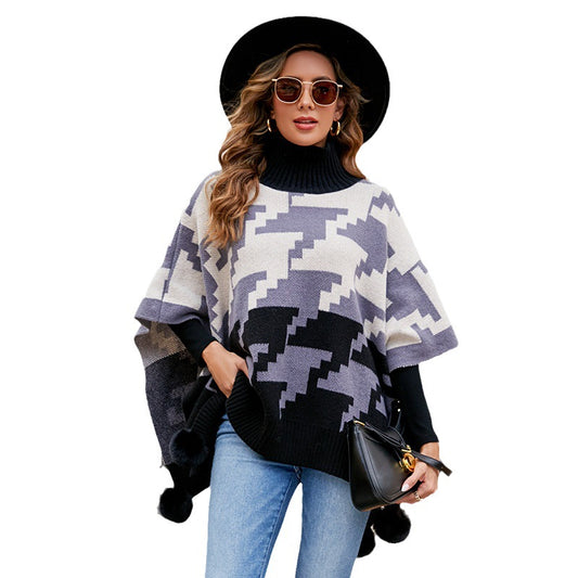 Poncho Capa Cálido Cuello Alto Bicolor con Pompones de Piel - Image 2