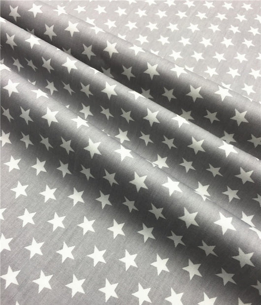 Tela de Algodón con Estrellas de Cinco Puntas y Lunares - Gris y Negro - Image 3