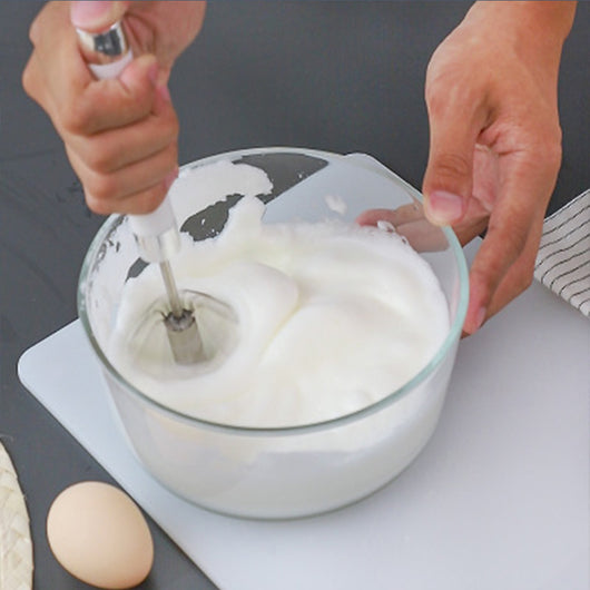 Batidor de Huevos Semiautomático de Acero Inoxidable con Mecanismo Rotatorio - Image 3