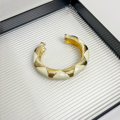 Pulsera Ovalada Retro Francesa Esmaltada Negro Oro con Técnica de Óleo Artístico - Image 6
