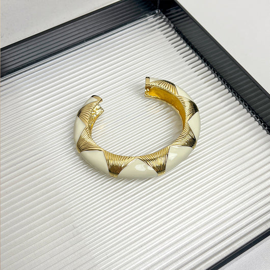 Pulsera Ovalada Retro Francesa Esmaltada Negro Oro con Técnica de Óleo Artístico - Image 6