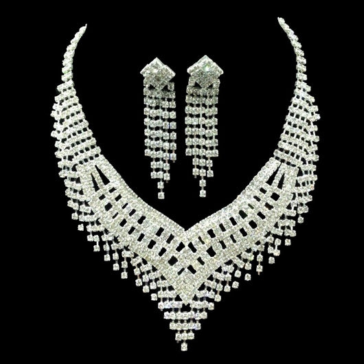 Sparkling rhinestone necklace and dangle earrings set. Large V-shaped bib necklace with claw chain design and matching long drop earrings. - Image 6