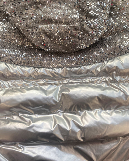 Chaqueta Acolchada con Capucha y Paneles Brillantes de Lentejuelas para Mujer - Image 16