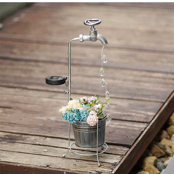 Lámpara Solar Decorativa de Jardín con Diseño de Grifo y Gota de Agua