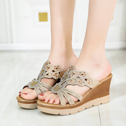 Sandalias y Pantuflas Femeninas con Pedrería Hueca - Image 7