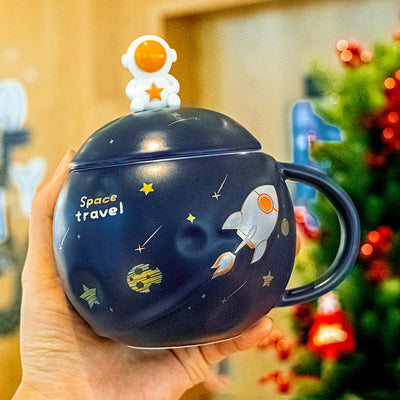 Taza de Cerámica para Pareja Astronauta Planeta con Cuchara y Tapa - Image 9