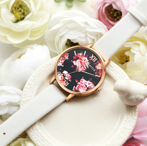 Reloj de Pulsera para Mujer con Correa de Cuero y Detalles en Oro Rosado