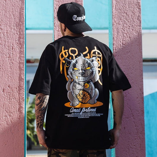 Camiseta Manga Corta para Hombre con Estampado de Gato de la Suerte - Image 5