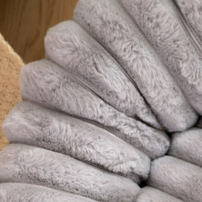 Cama Térmica Redonda de Felpa para Gatos y Perros - Nido Acogedor Invierno - Image 4