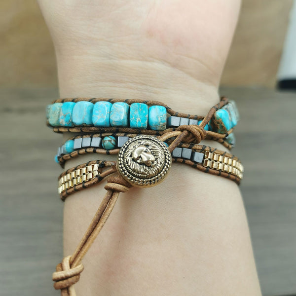 Pulsera de Cuero Tejida a Mano con Hilo Dorado Multicapa