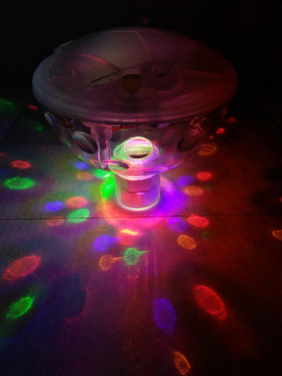 Lámpara LED Flotante para Bañera Infantil - Iluminación Subacuática - Image 4