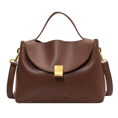 Bolso Bandolera de Cuero con Solapa Asimétrica - Image 12