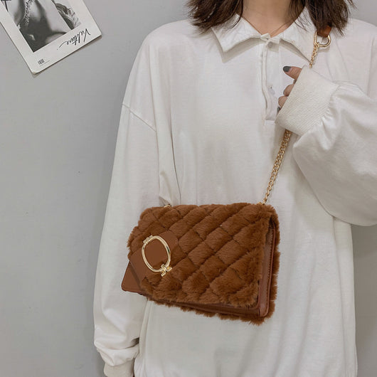 Bolso Mensajero Acolchado de Lujo para Mujer con Cadena Dorada - Image 5