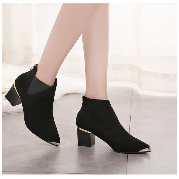Botas Cortas Elegantes con Punta Metálica y Tacón Medio Grueso