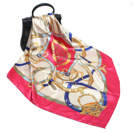 Pañuelo de Seda Sintética para Mujer con Estampado Clásico - Image 3