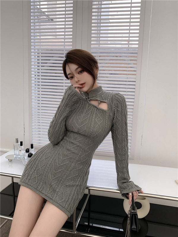 Falda Larga Elegante con Halter y Mangas Largas