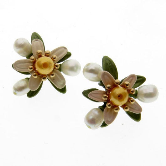 Aretes Retro Flor de Azahar con Perla de Agua Dulce Amarilla y Acabado Lacado Verde - Image 7