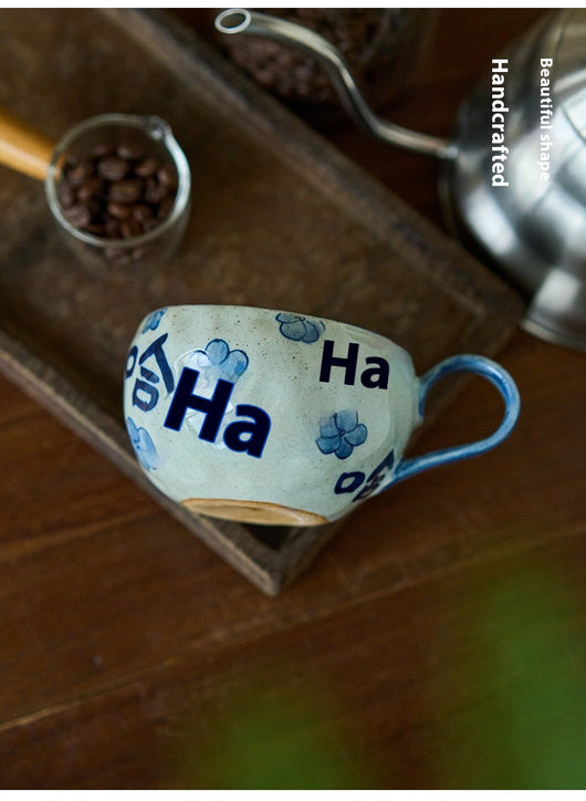 Taza de Cerámica Artesanal Azul y Blanco con Diseño Dibujado a Mano - Image 9