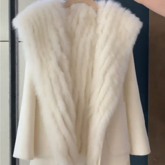 Abrigo de Lana con Detalles de Piel para Mujer
