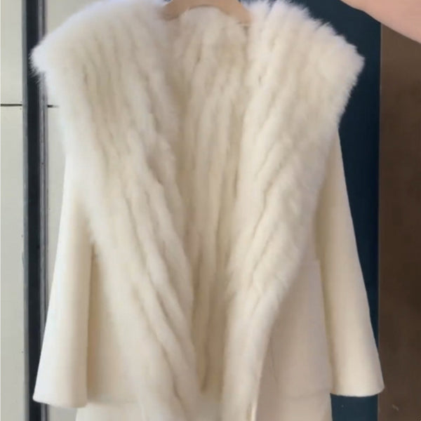 Abrigo de Lana con Detalles de Piel para Mujer