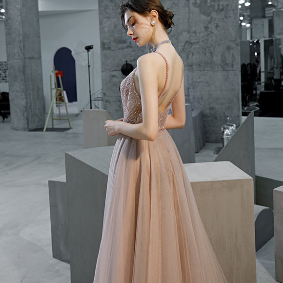 Vestido de Noche Elegante Alta Costura con Detalles Sofisticados