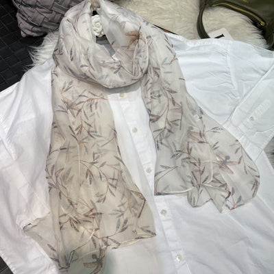 Pañuelo de Seda Mulberry con Estampado Digital - Ligero y Fluido para Verano - Image 11