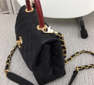 Bolso Bandolera de Cuero Caviar con Patrón de Cadena Diamante - Image 17