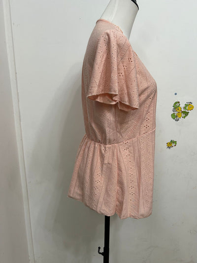 Blusa Elegante de Encaje con Manga Volante y Cuello en V - Image 18