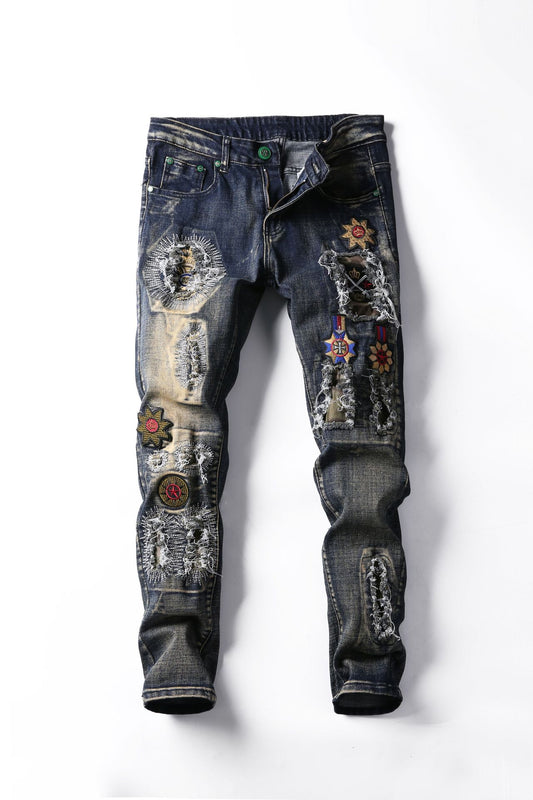 Jeans Retro con Bordados y Roturas Desgarradas
