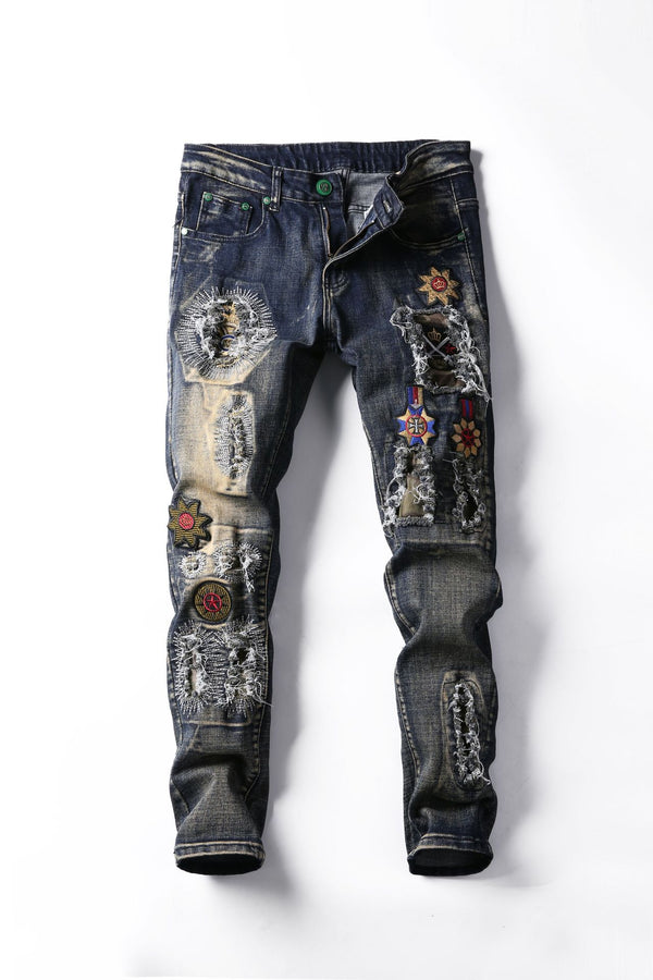Jeans Retro con Bordados y Roturas Desgarradas